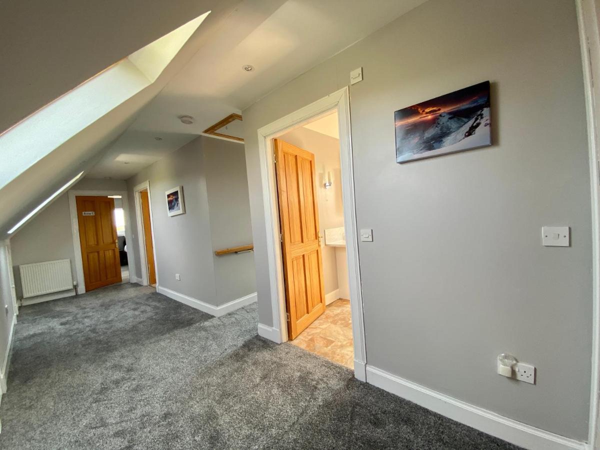 Blacksmith Holiday Home Near Portree In Central Skye Екстериор снимка